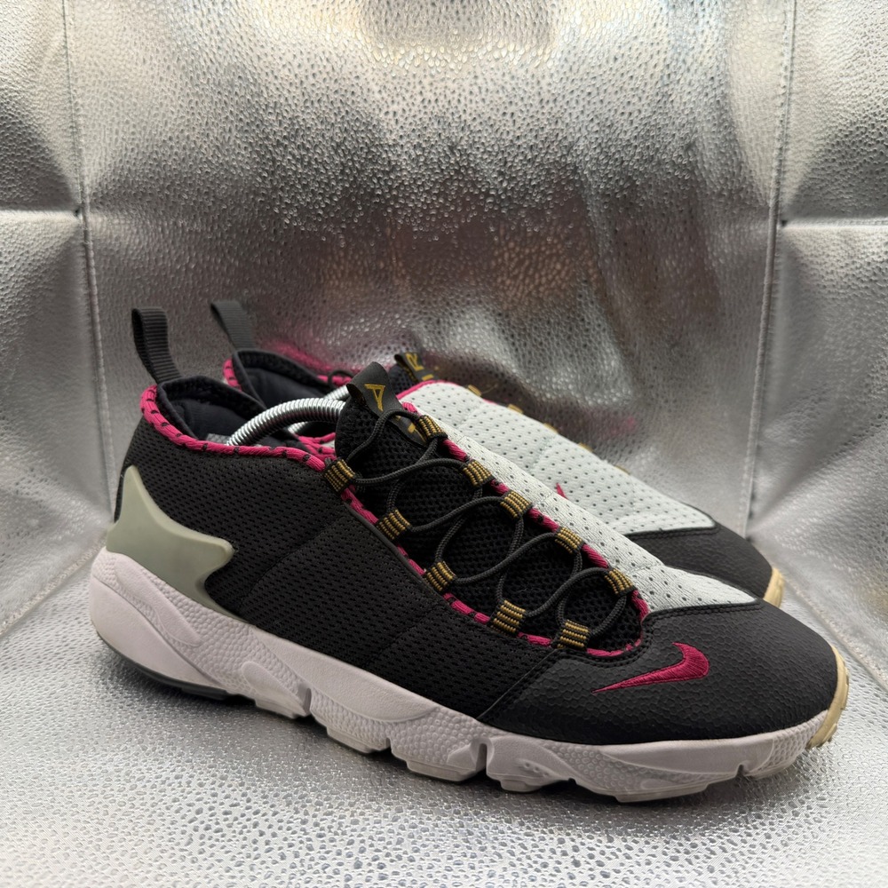 Size 10.5 Nike Air Footscape Desert Chukka Mens Black Excellent 599470-002